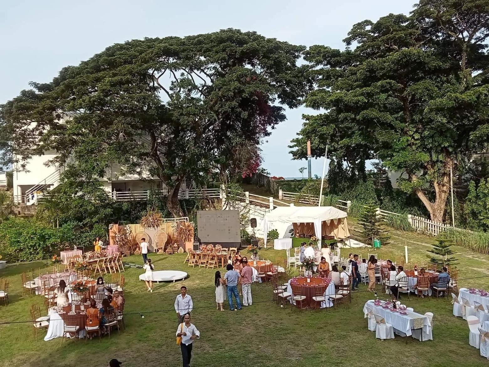1888 Beach Resort Dumaguete City Exterior foto